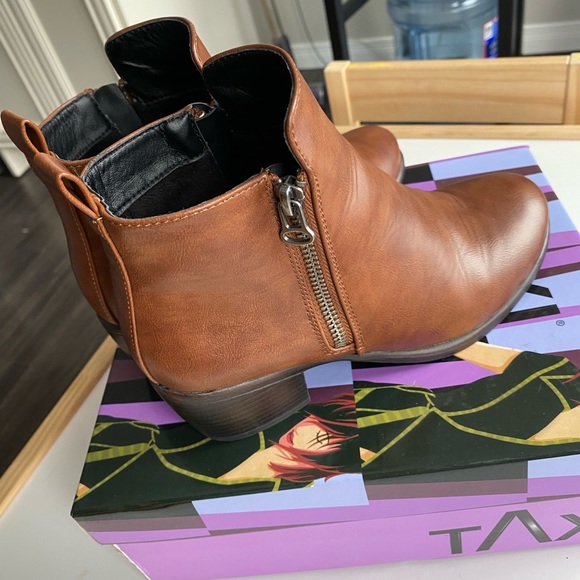 Taxi Booties - Picture 2 of 8
